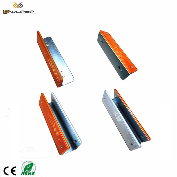 Rectangle guardrail reflector